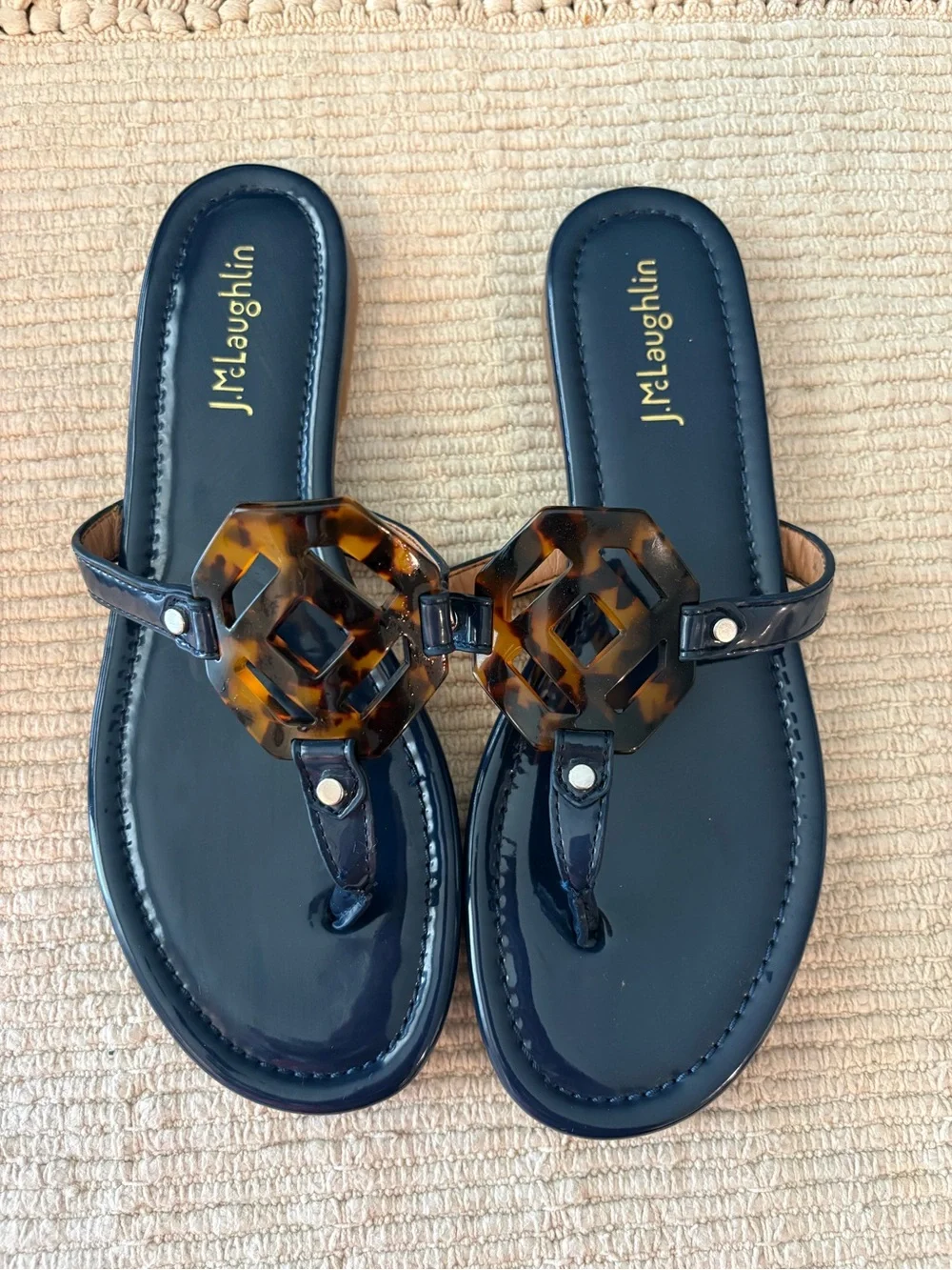 J. McLaughlin Navy Patent Sandals with Tortoise-Link Accent size 8